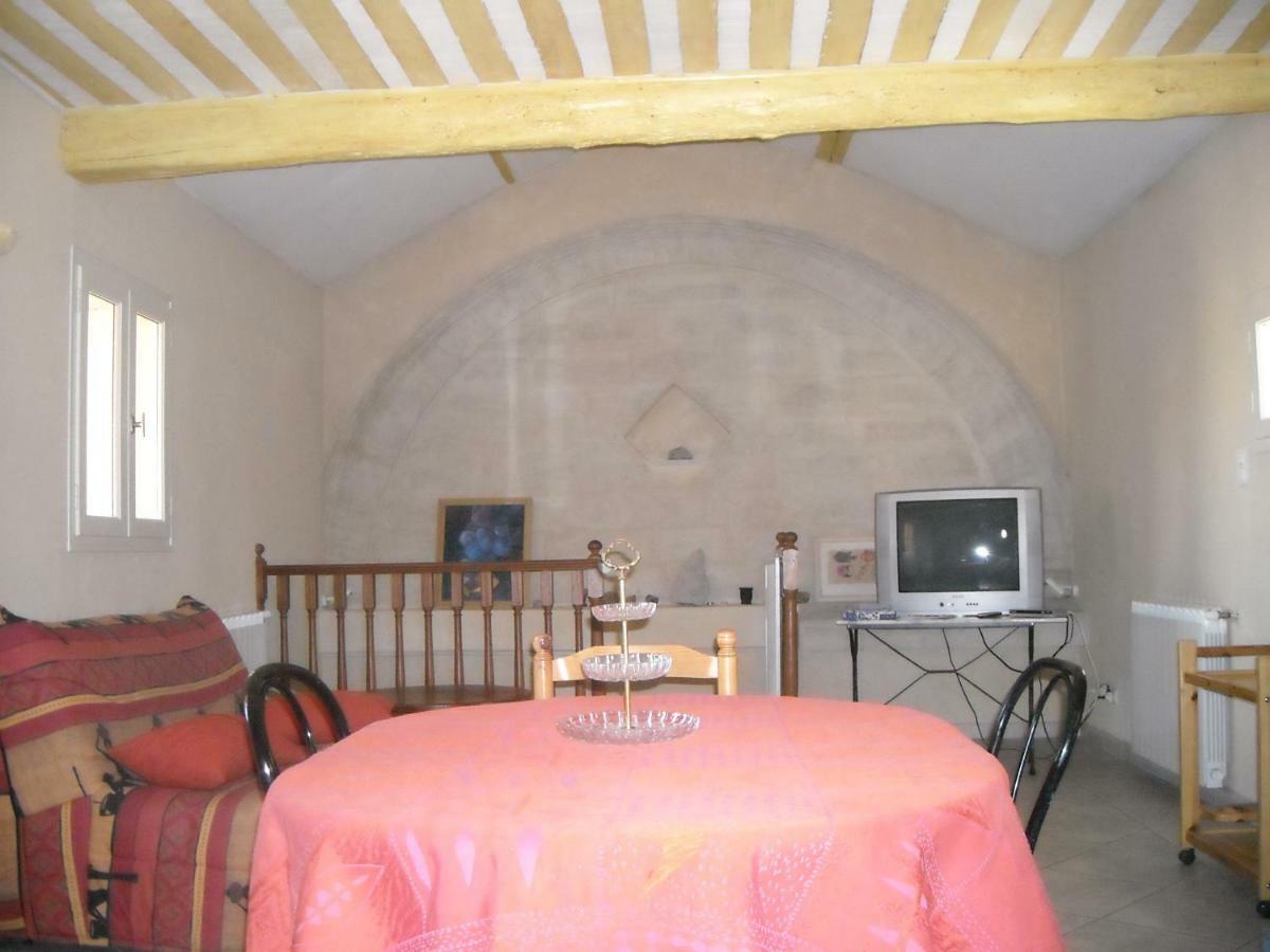 カルパントラ Maison De Ville Aux Couleurs Provencales.ヴィラ エクステリア 写真