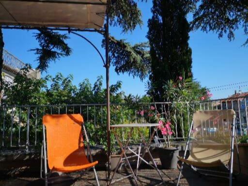 カルパントラ Maison De Ville Aux Couleurs Provencales.ヴィラ エクステリア 写真