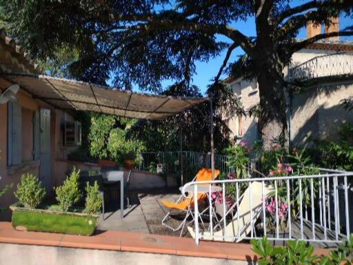 カルパントラ Maison De Ville Aux Couleurs Provencales.ヴィラ エクステリア 写真
